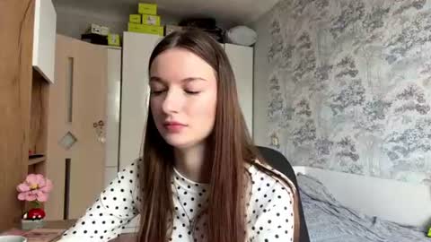dorthyfulwider online show from August 14, 9:13 am