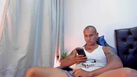 Isabella and Alessandro online show from August 12, 4:15 am