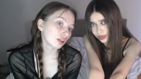 doubletroublerd_054 online show from May 12, 5:57 pm