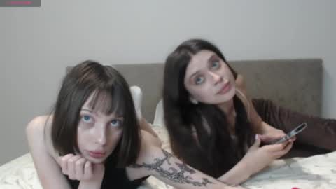 doubletroublerd_054 online show from May 20, 8:21 pm