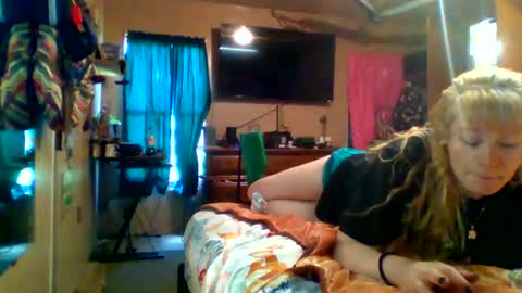 doubravaghost87 online show from June 2, 6:44 pm