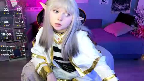 Draculaura online show from August 8, 5:35 pm