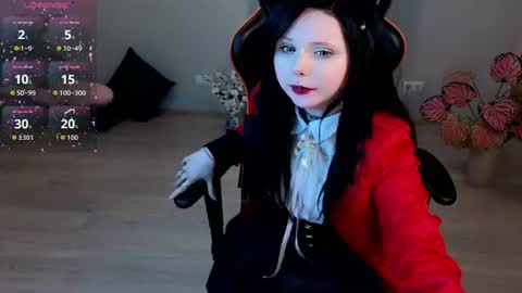 Draculaura online show from August 9, 6:53 pm