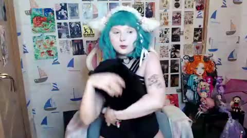 Draculaura online show from August 17, 12:15 am