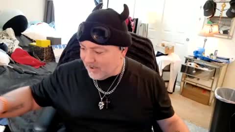 Drake D Vamp online show from August 10, 6:42 pm