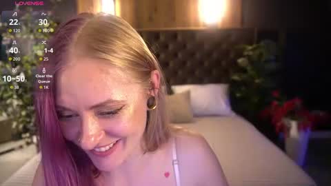 Lina online show from August 8, 8:03 am