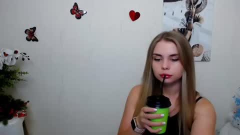 Mari online show from August 11, 7:54 am