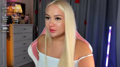  Mary   pvt open    use pink and blue app lovense online show from August 8, 8:20 pm