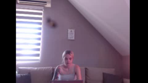 dreamcatcherfantasy online show from July 17, 9:42 am