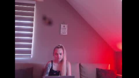 dreamcatcherfantasy online show from August 2, 8:21 am