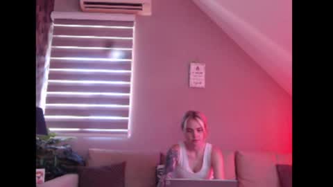 dreamcatcherfantasy online show from August 13, 8:39 am