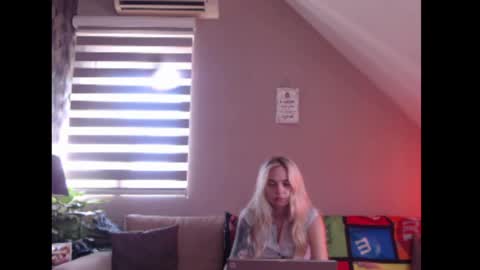 dreamcatcherfantasy online show from August 18, 7:14 am