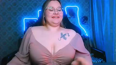 dreamforyoue2 online show from July 24, 9:51 pm