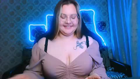 dreamforyoue2 online show from July 26, 8:58 pm