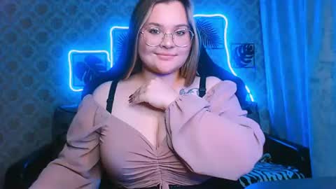 dreamforyoue2 online show from July 26, 10:04 pm