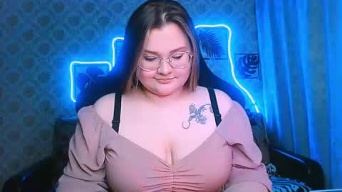 dreamforyoue2 online show from August 2, 8:16 pm
