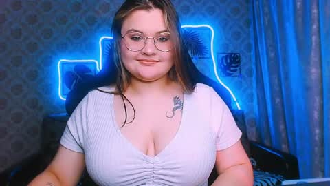 dreamforyoue2 online show from August 5, 8:07 pm