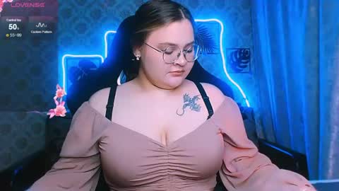 dreamforyoue2 online show from August 6, 7:57 pm