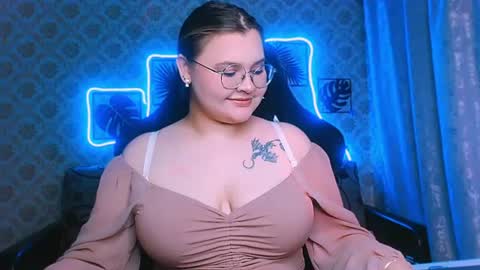 dreamforyoue2 online show from August 8, 8:09 pm