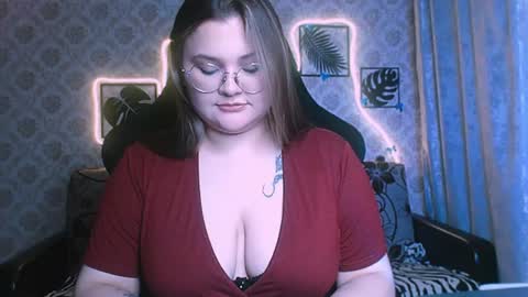 dreamforyoue2 online show from August 9, 9:05 pm