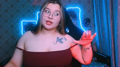 dreamforyoue2 online show from August 10, 8:32 pm