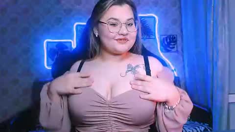 dreamforyoue2 online show from August 15, 6:12 pm