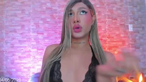 dreams_chloe online show from August 4, 8:33 am