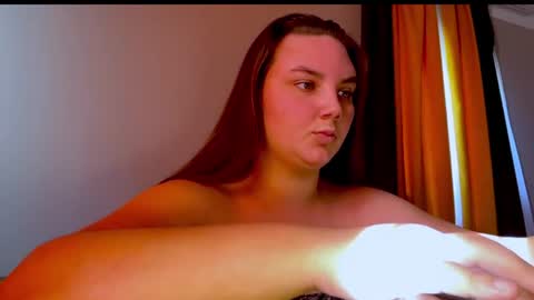 Mila online show from August 16, 3:05 pm