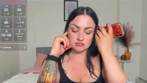 dreamyhousewife1 online show from July 28, 2:17 am