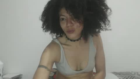 DreamyLatina online show from March 27, 1:54 am