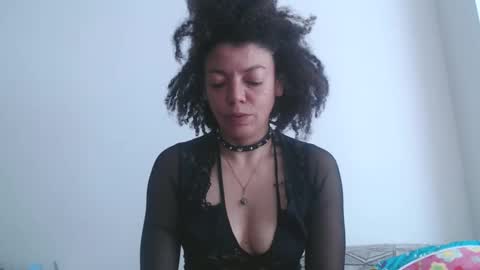 DreamyLatina online show from May 10, 2:30 pm
