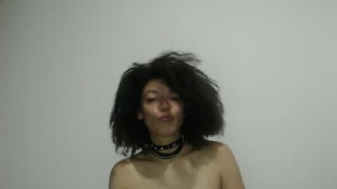 DreamyLatina online show from May 31, 2:35 am