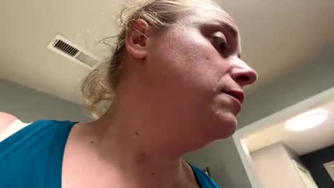drew863901 online show from May 27, 11:51 pm