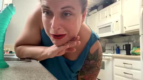 drew863901 online show from August 1, 11:00 pm