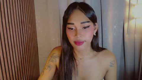 Dreyana online show from August 12, 1:52 am