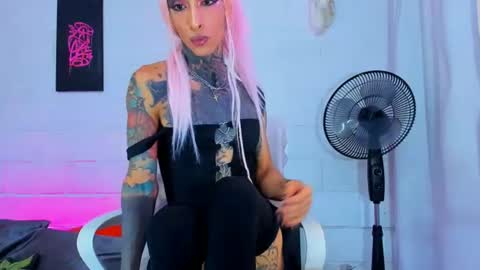 drippyorlove online show from July 30, 4:25 pm