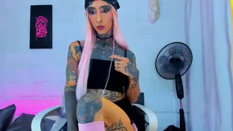 drippyorlove online show from August 3, 6:04 pm