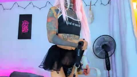 drippyorlove online show from August 10, 10:00 pm