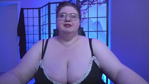 drivethruchloe online show from September 7, 2:12 pm