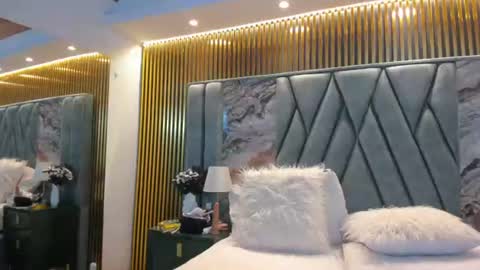 Dulce online show from August 15, 1:59 pm