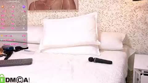 dulce_isabel_ online show from August 4, 6:10 am