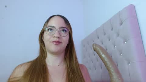Dulce  online show from August 12, 12:35 am