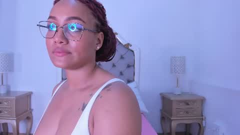 dulce_taylor__ online show from August 13, 12:57 am