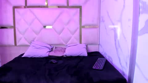 DulceAndDrake online show from August 8, 4:40 pm