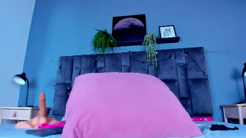 DULCE AURORA online show from August 7, 3:01 pm