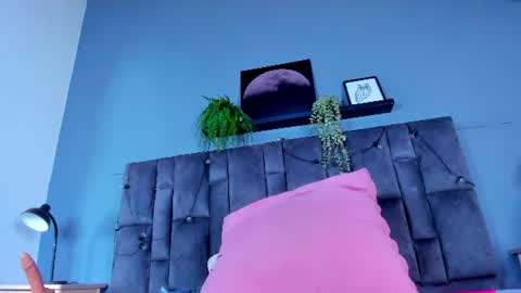 DULCE AURORA online show from August 10, 5:20 am