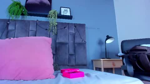 DULCE AURORA online show from August 10, 6:26 am