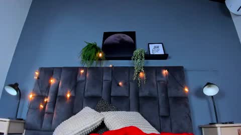 DULCE AURORA online show from August 15, 10:30 am