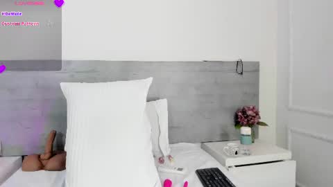 dulcecoleman online show from August 6, 4:06 pm
