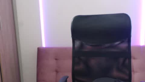 dulceguzman online show from August 9, 11:17 pm
